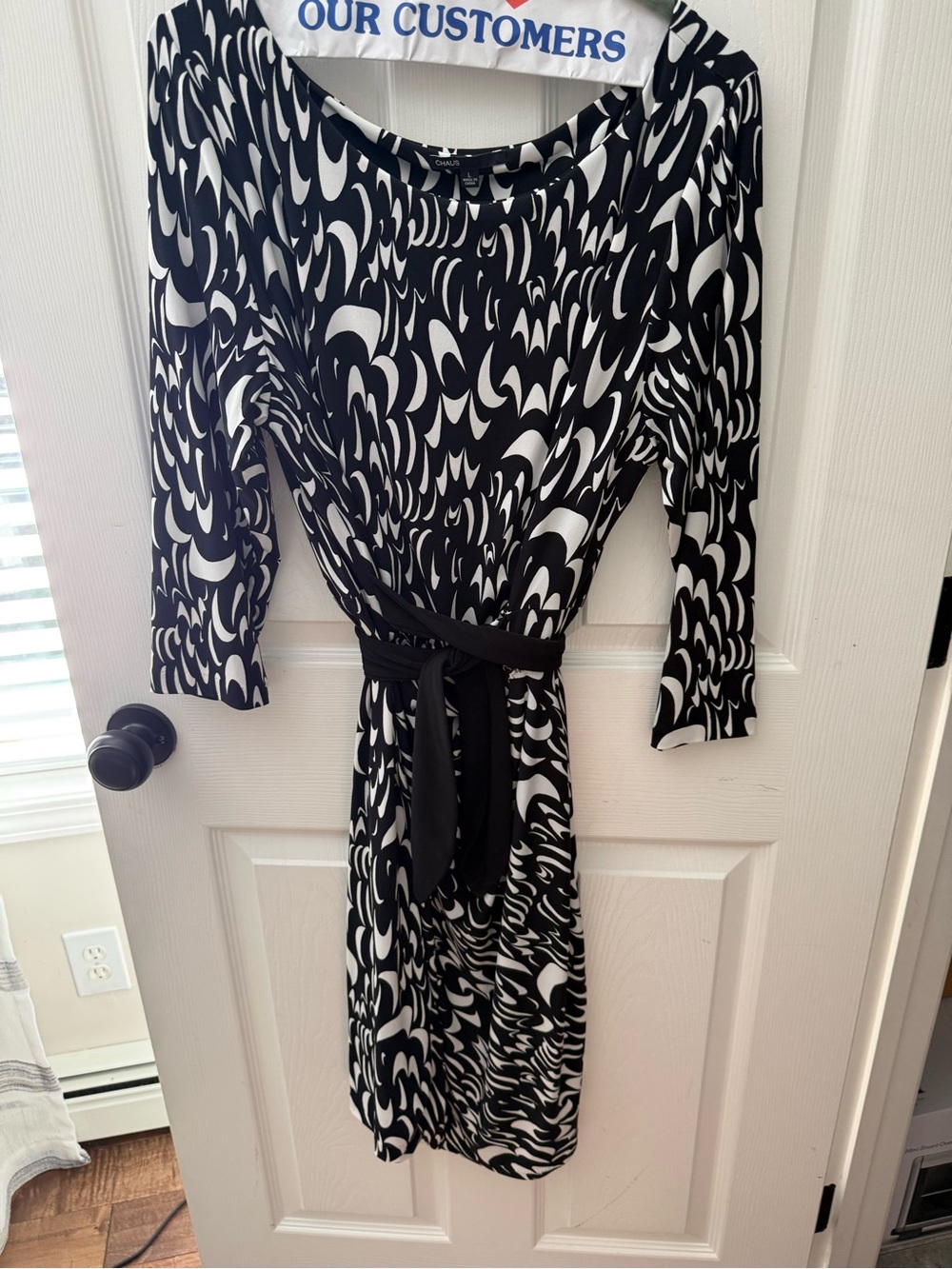 Chaus Black & White Abstract Print Midi Dress with Belt